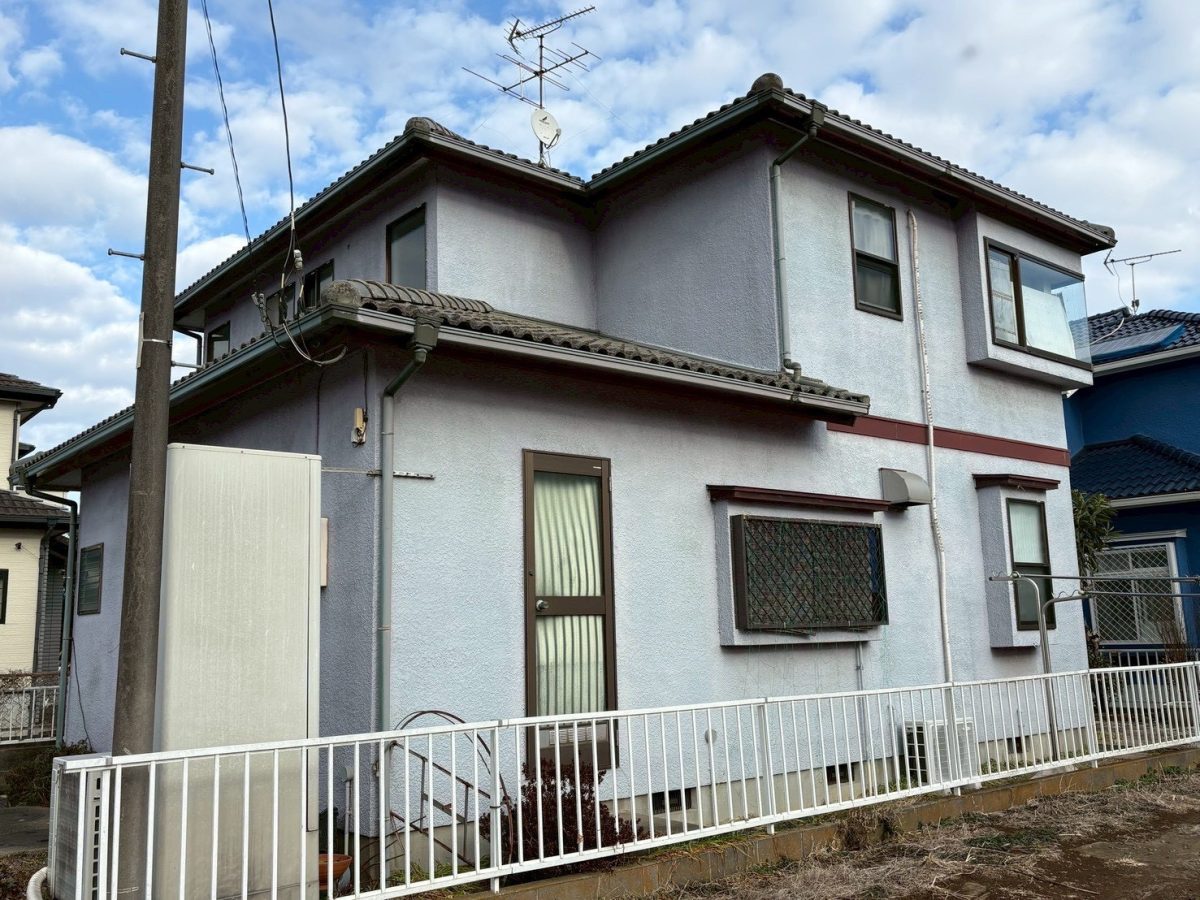 高耐久塗料で新築のように美しい落ち着いたグリーンの外観に